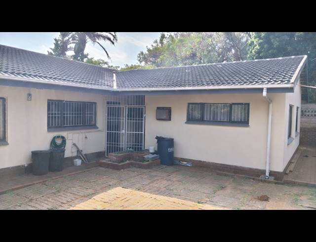 3 BEDROOM HOUSE FOR SALE IN BLUFF